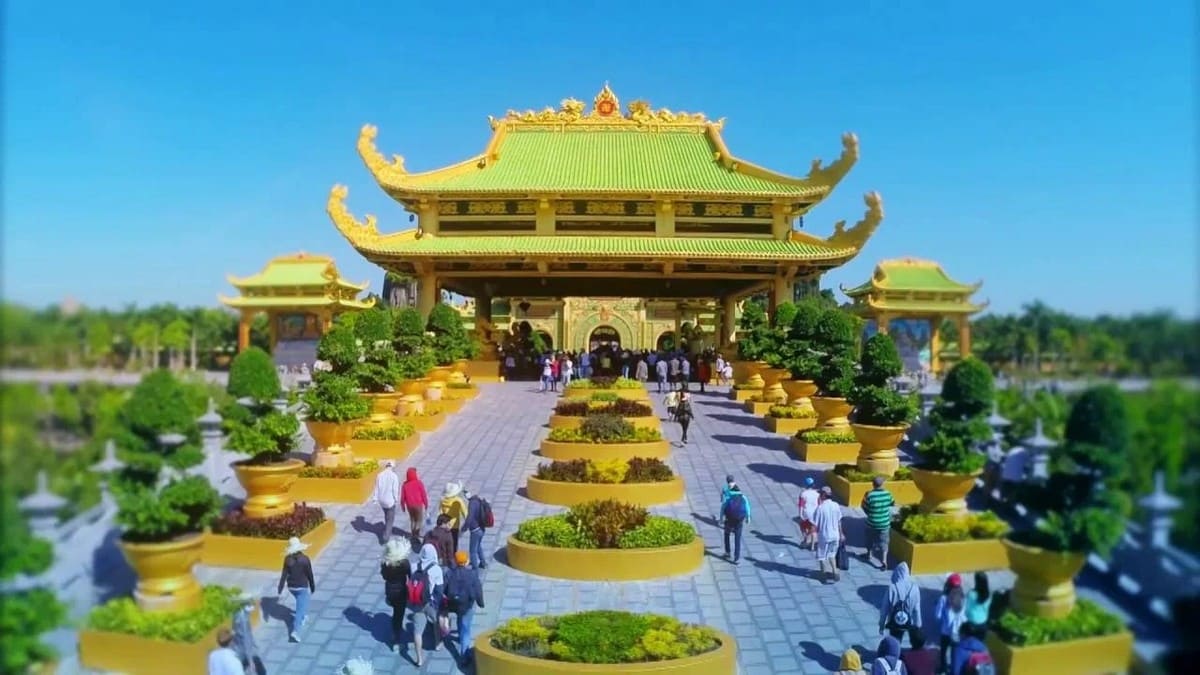 Bật Mí Lịch Trình, Ăn Chơi, Lưu Trú & Phụ Kiện Tiện Lợi Khi Du Lịch Bình Dương Từ Carpla Khu du lịch Đại Nam