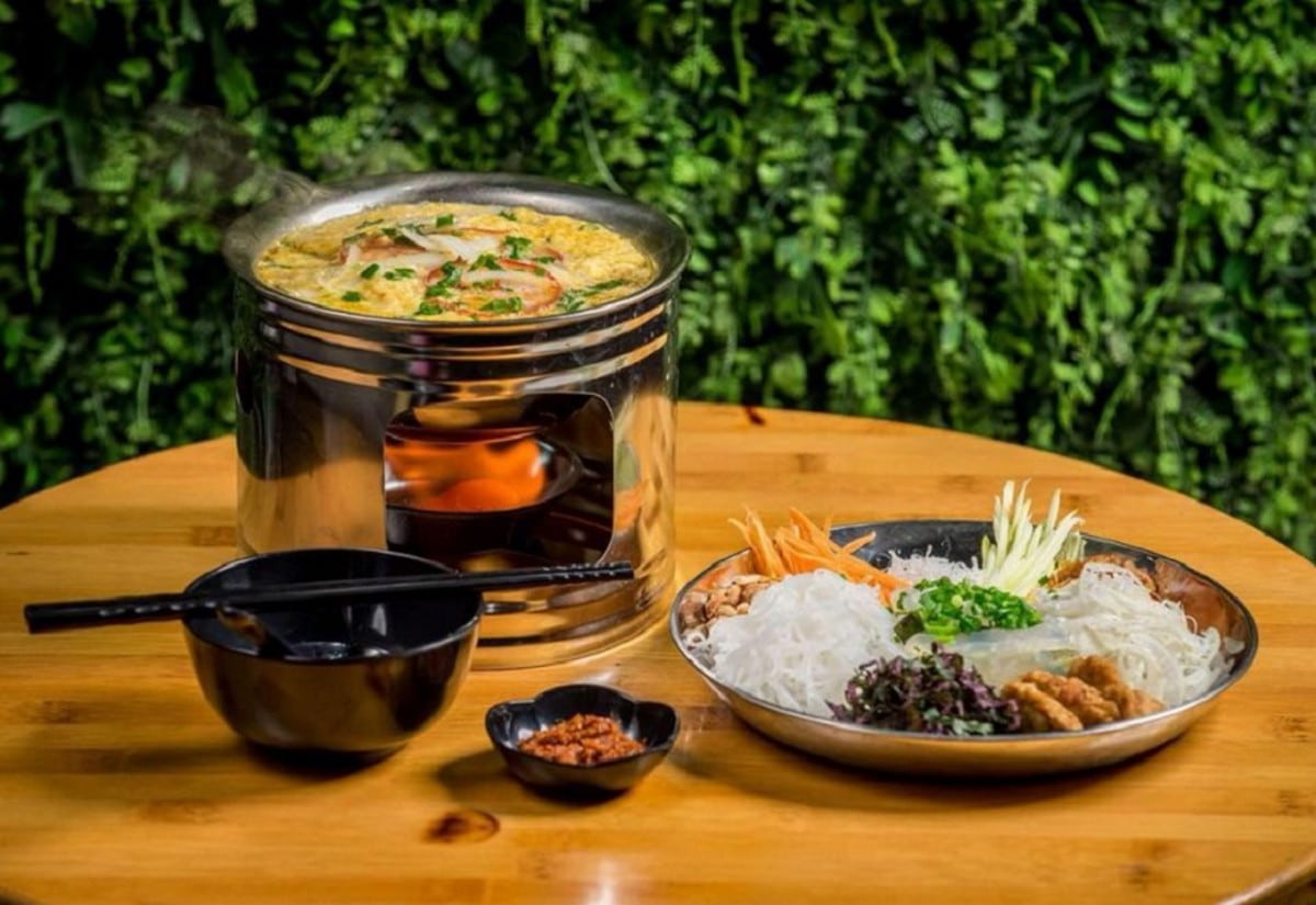 Du lịch Quy Nhơn: Khám phá thiên đường biển với xe ô tô từ Carpla Lẩu sứa