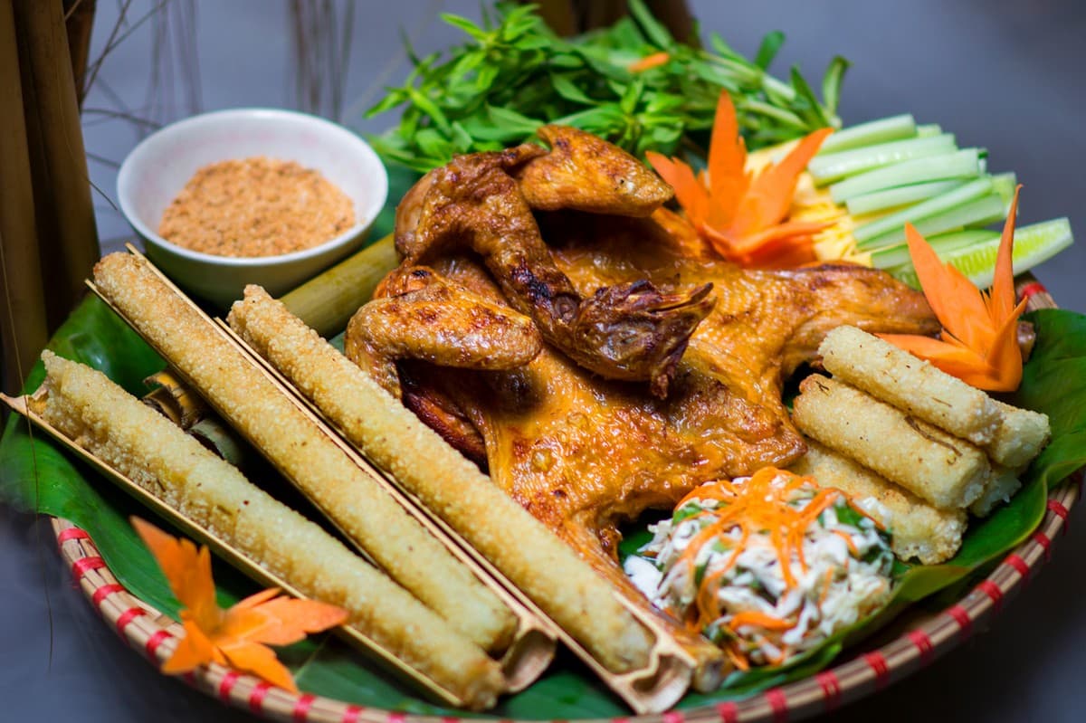 Du Lịch Măng Đen: Khám phá “Đà Lạt thứ hai” với xe ô tô từ Carpla Măng Đen nổi tiếng với gà nướng cơm lam