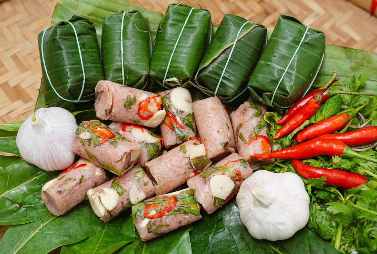 Du lịch Thanh Hóa: Trọn bộ kinh nghiệm ăn – chơi – nghỉ không thể bỏ lỡ Nem chua Thanh Hóa
