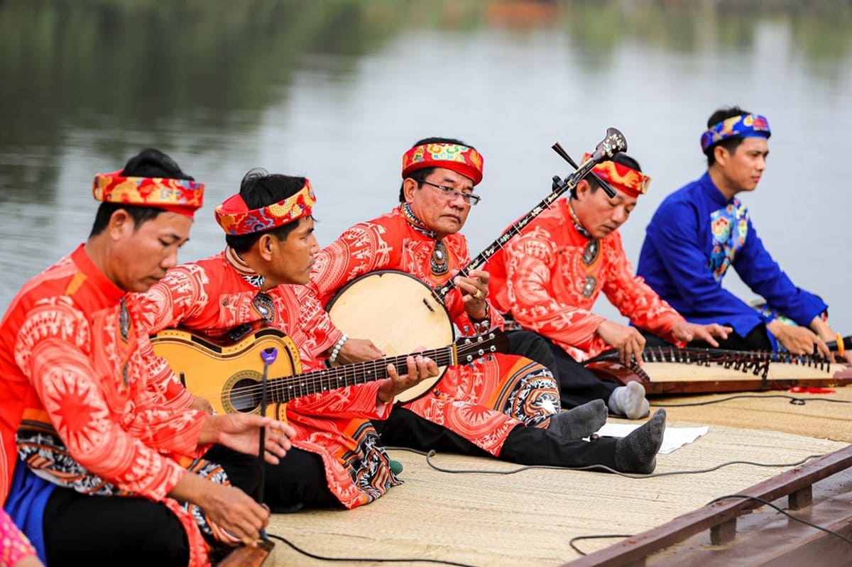 Nghe đờn ca tài tử