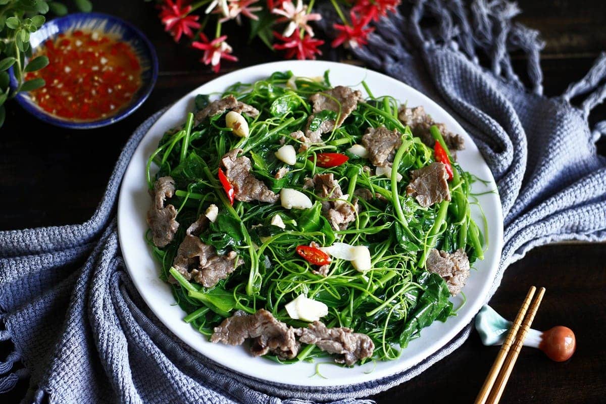 Bỏ túi cẩm nang du lịch Tuyên Quang: Trọn bộ gợi ý ăn – chơi – nghỉ Rau bò khai xào tỏi