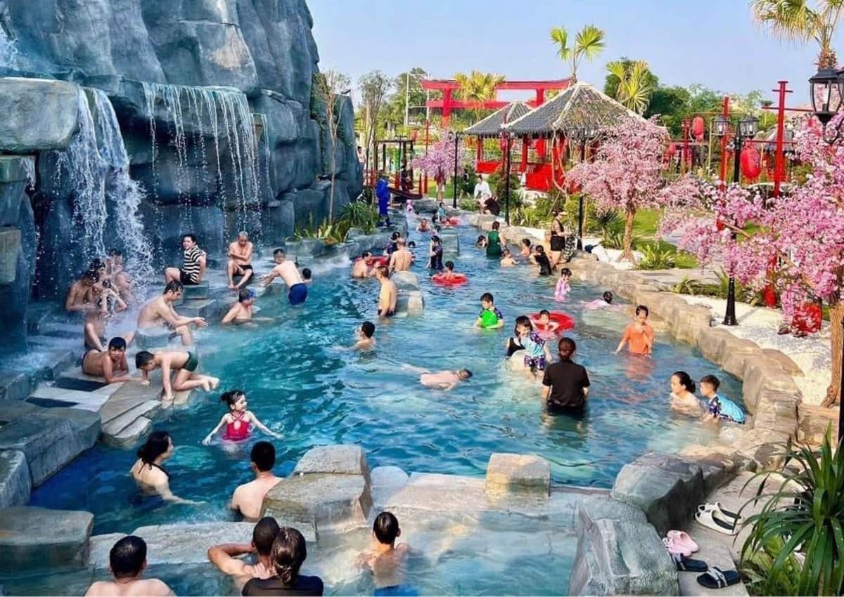 Du lịch Đền Hùng có gì hấp dẫn? Cẩm nang chi tiết cho người mới Suối khoáng nóng Thanh Thủy