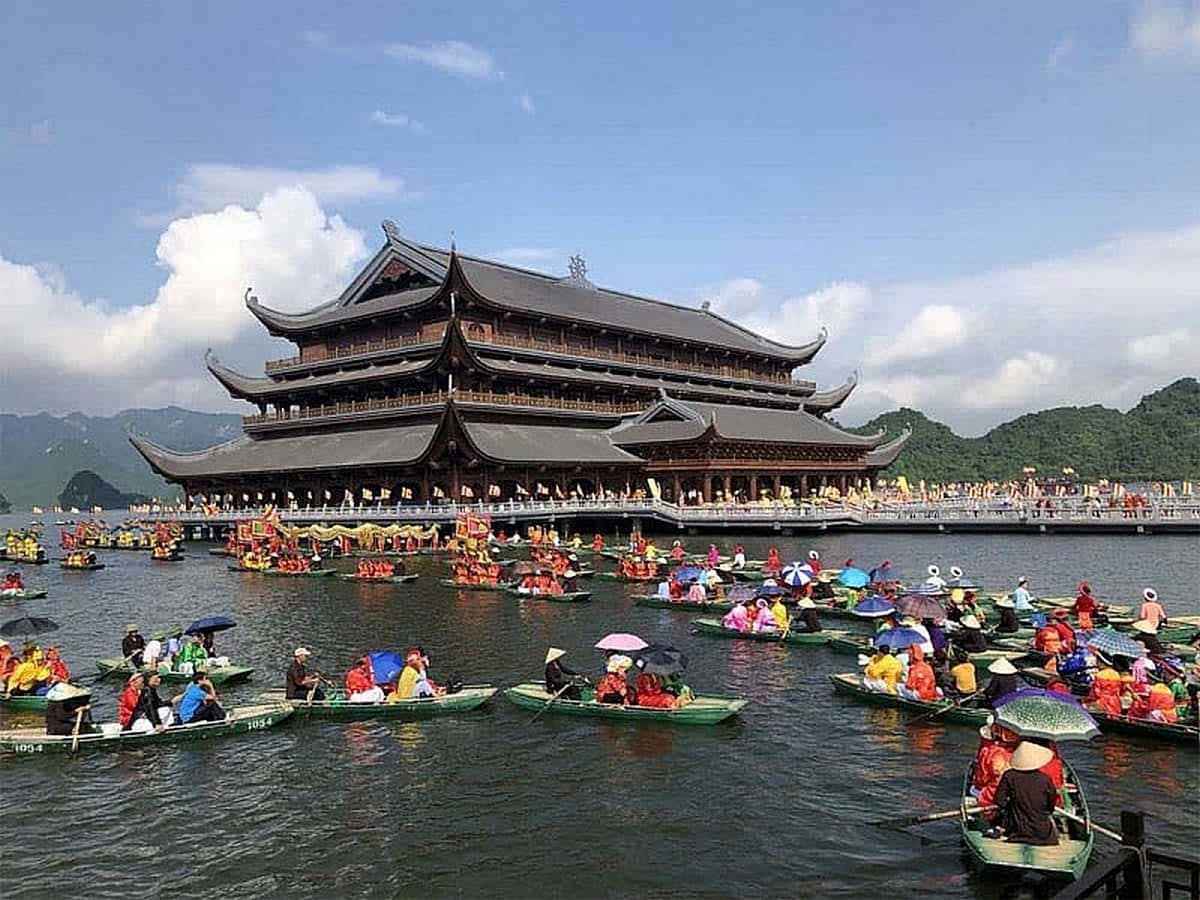 Tam Chúc đẹp quanh năm