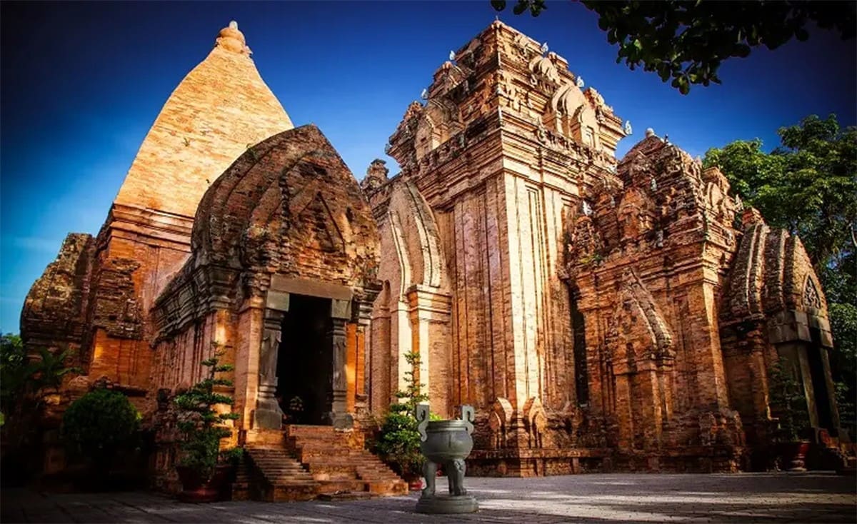 Tháp Bà Ponagar Tháp Bà Ponagar
