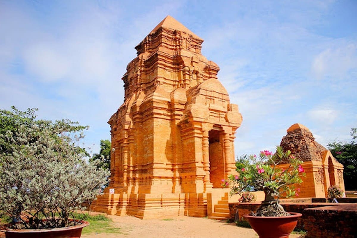 Trải nghiệm du lịch Phan Thiết cùng Carpla: tiện lợi và thú vị Tháp Chăm Poshanư