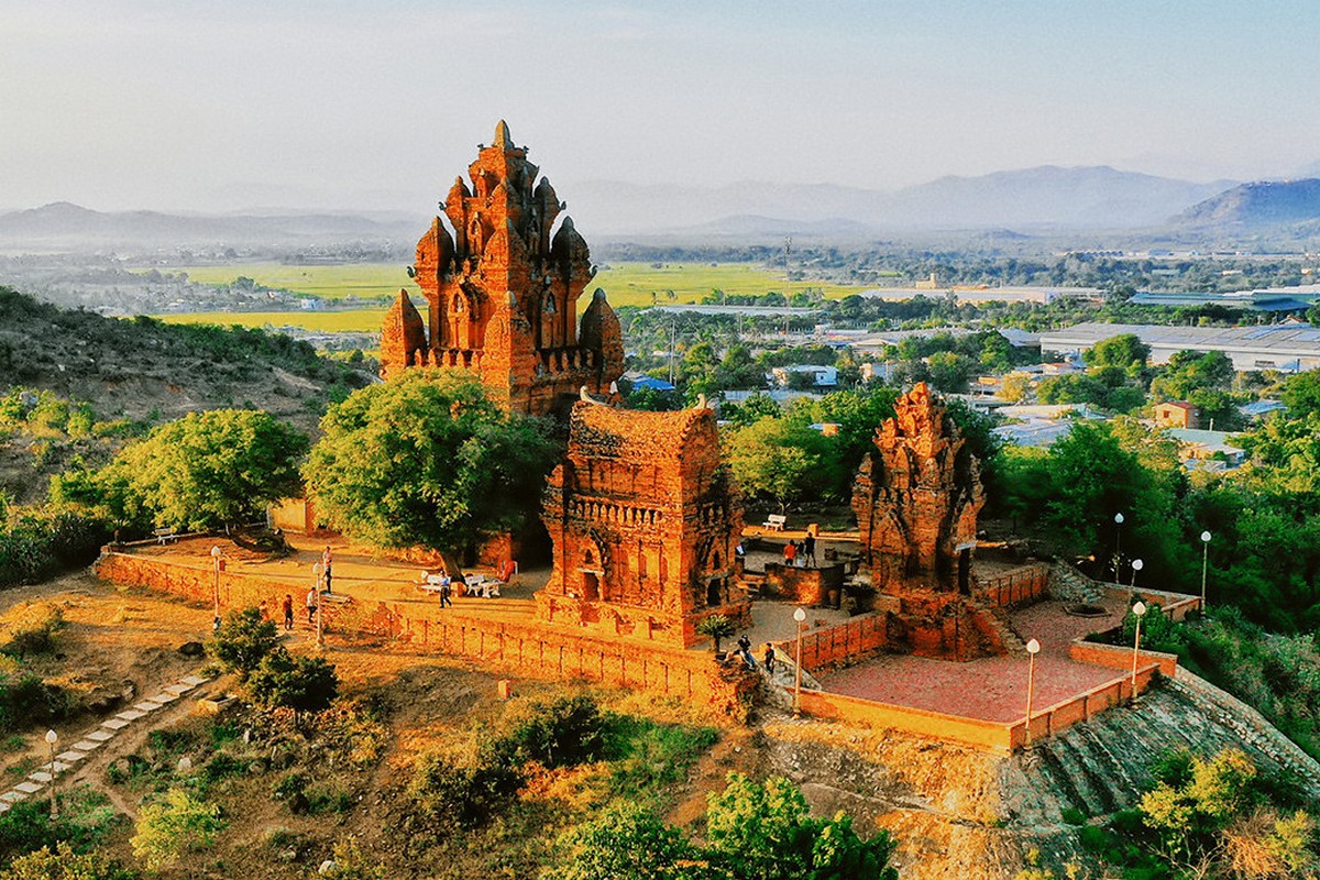 Du lịch Ninh Thuận: Khám phá vùng đất nắng gió cùng Carpla Tháp Po Klong Garai