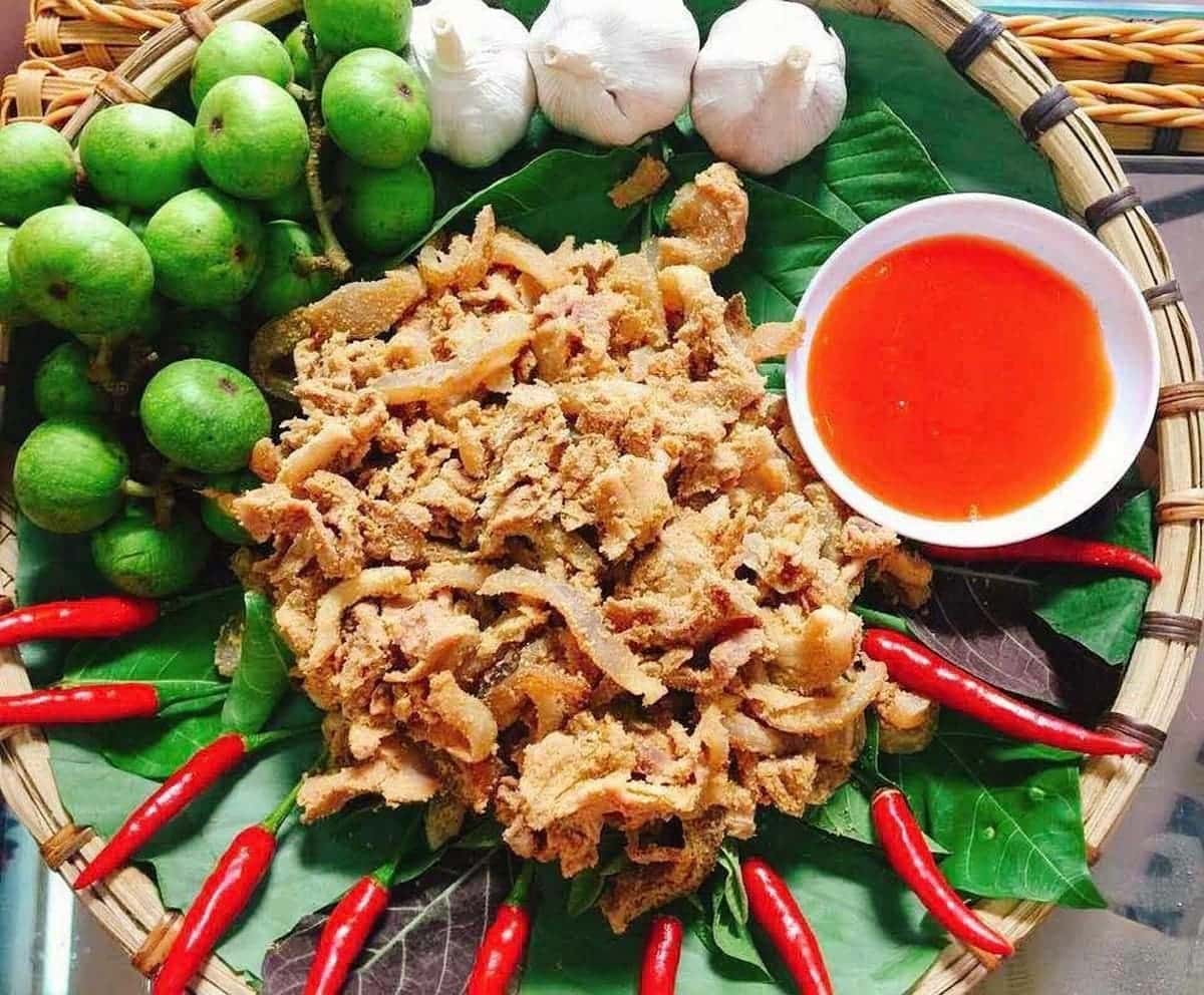 Bỏ túi cẩm nang du lịch Tuyên Quang: Trọn bộ gợi ý ăn – chơi – nghỉ Thịt lợn muối chua