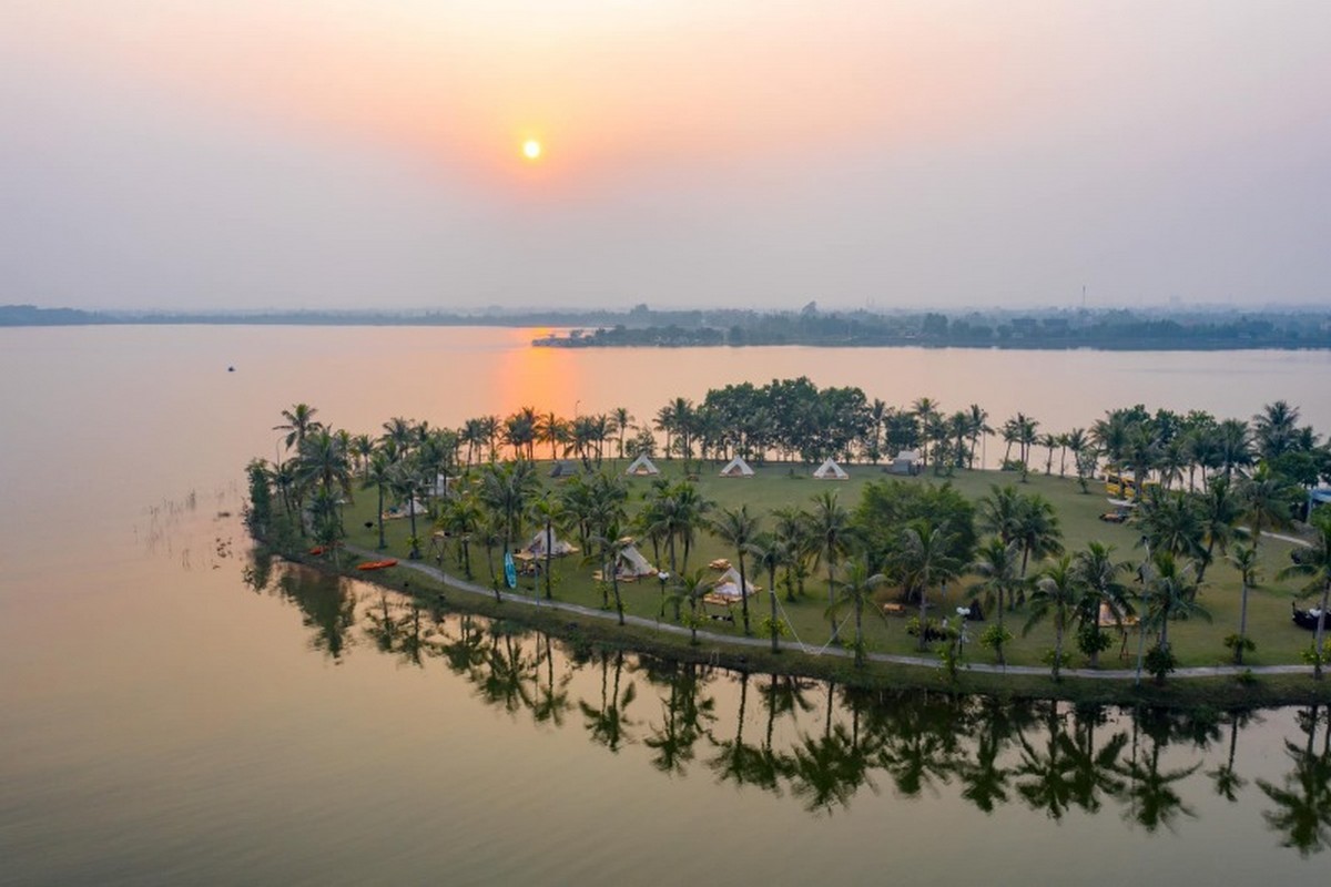 Khám Phá Vĩnh Phúc: Hành Trình Đầy Màu Sắc Cùng Phụ Kiện Du Lịch Từ Carpla Trải nghiệm cắm trại bên hồ Đại Lải