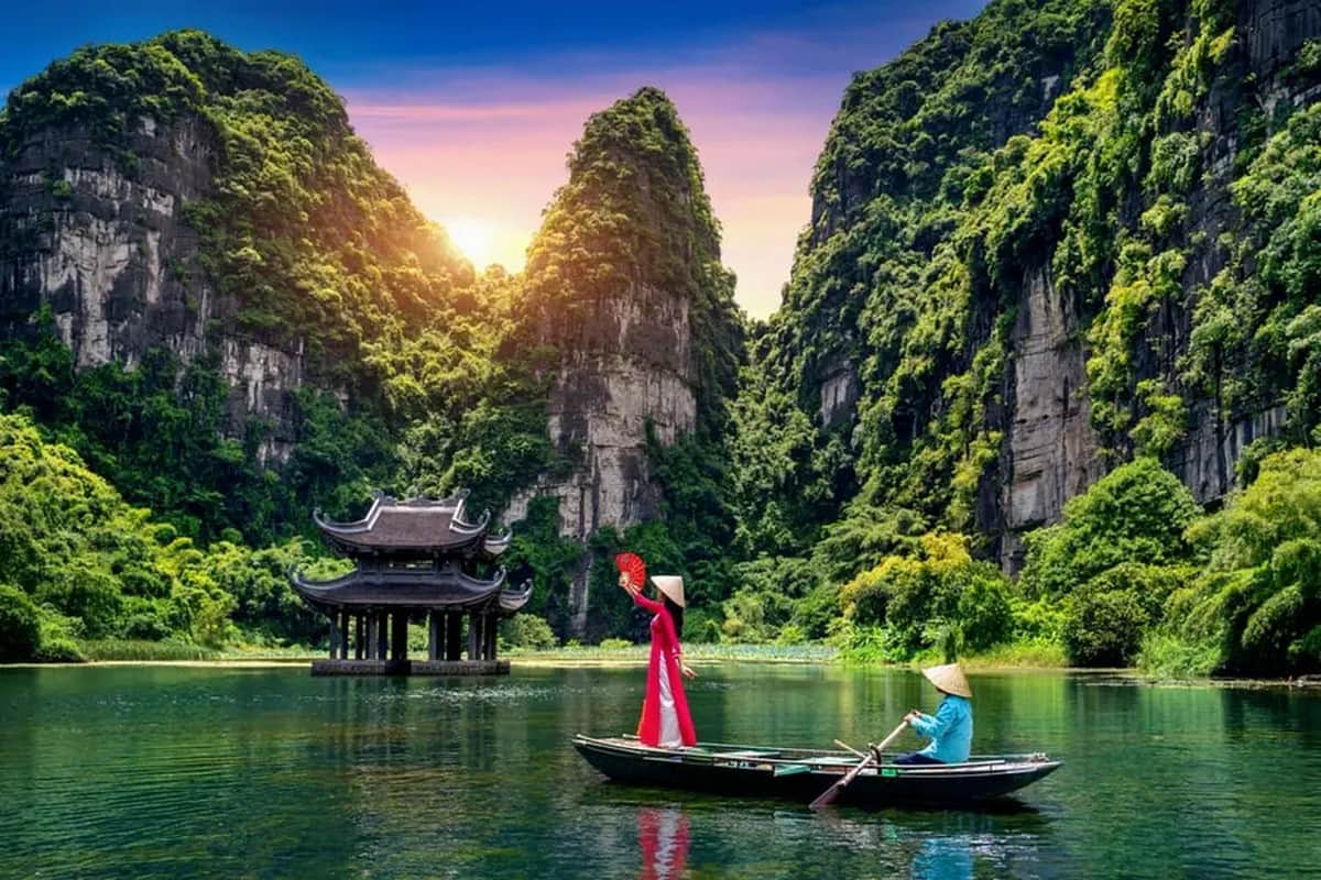 Cẩm nang du lịch Ninh Bình: Địa điểm, lịch trình và giải pháp di chuyển với Carpla Tràng An
