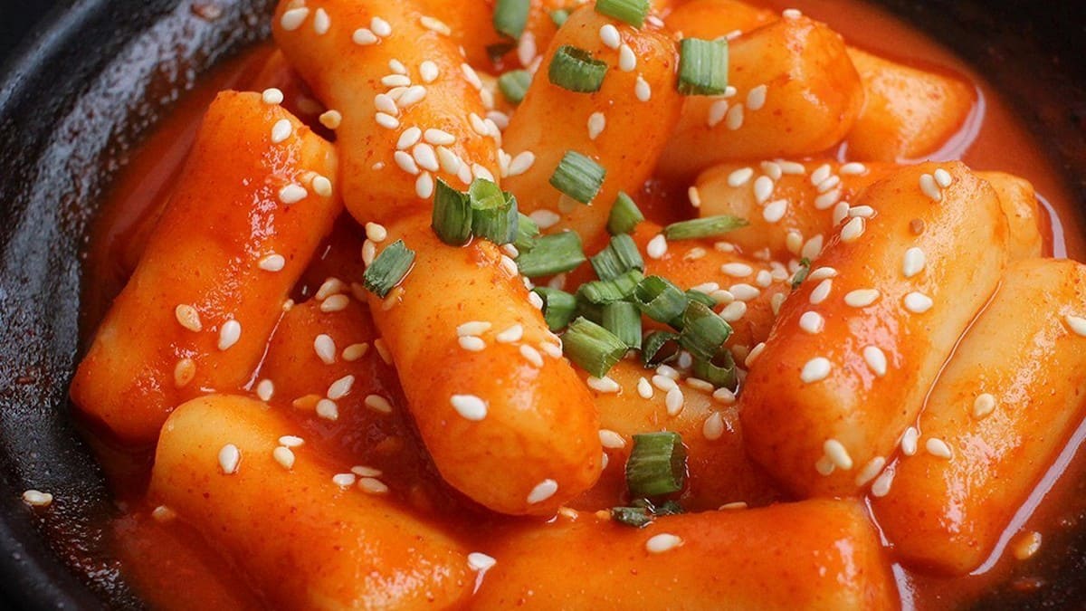 Cẩm Nang Du Lịch Hàn Quốc: Ăn Gì, Chơi Gì, Ở Đâu? Tteokbokki