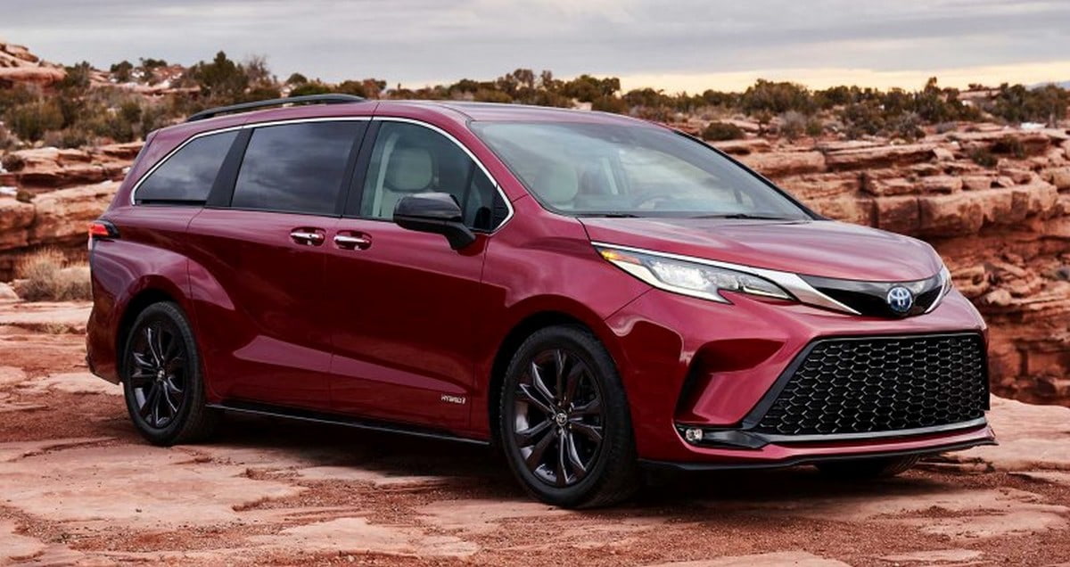 Vận hạn và may mắn tử vi tuổi Đinh Mão 1987 trong năm Giáp Thìn 2025 Xe Toyota Sienna ngoại thất đỏ
