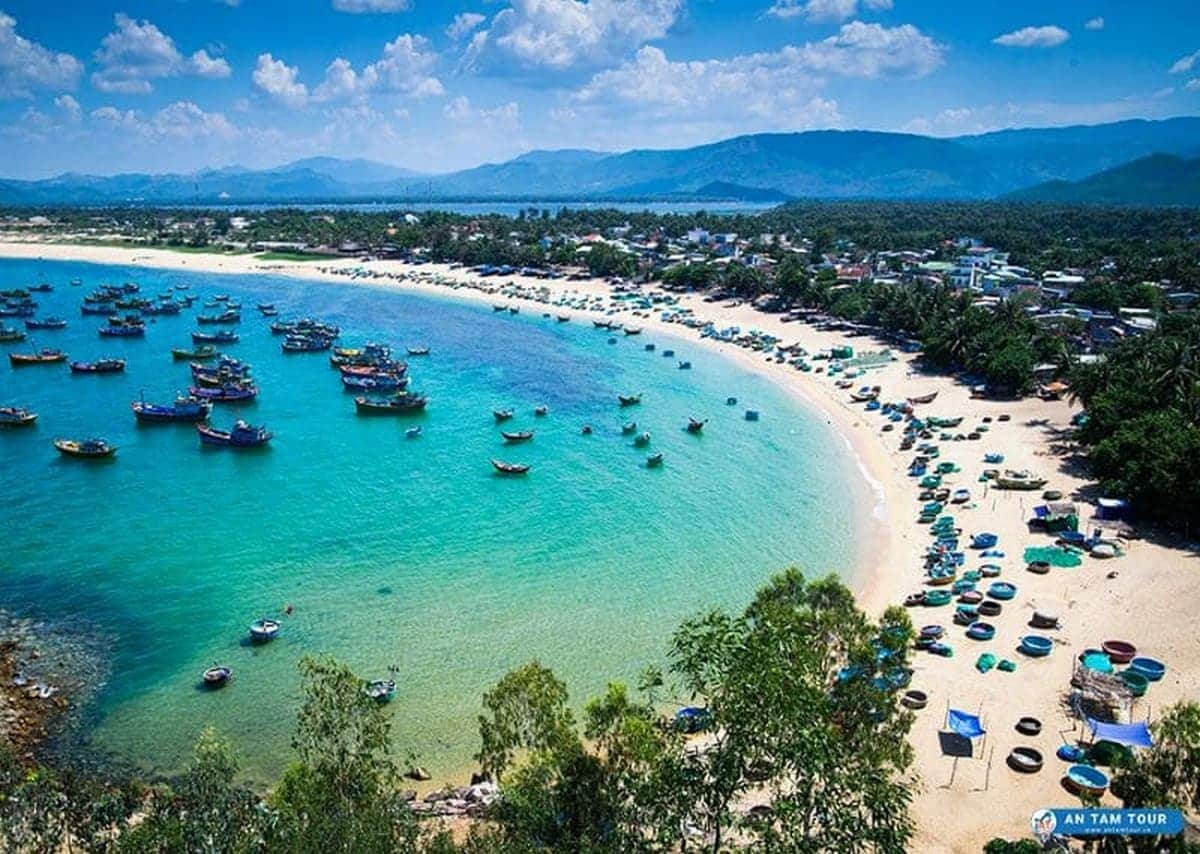 Khám Phá Du Lịch Quảng Nam Và Chuẩn Bị Hành Trang Hoàn Hảo Với Phụ Kiện Carpla Các hoạt động dưới nước thú vị tại biển Cửa Đại