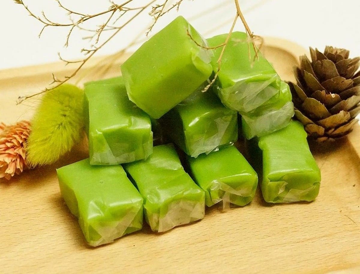 Khám Phá Du Lịch Vĩnh Long Và Chuẩn Bị Hành Trang Hoàn Hảo Với Phụ Kiện Carpla Kẹo dừa Bến Tre