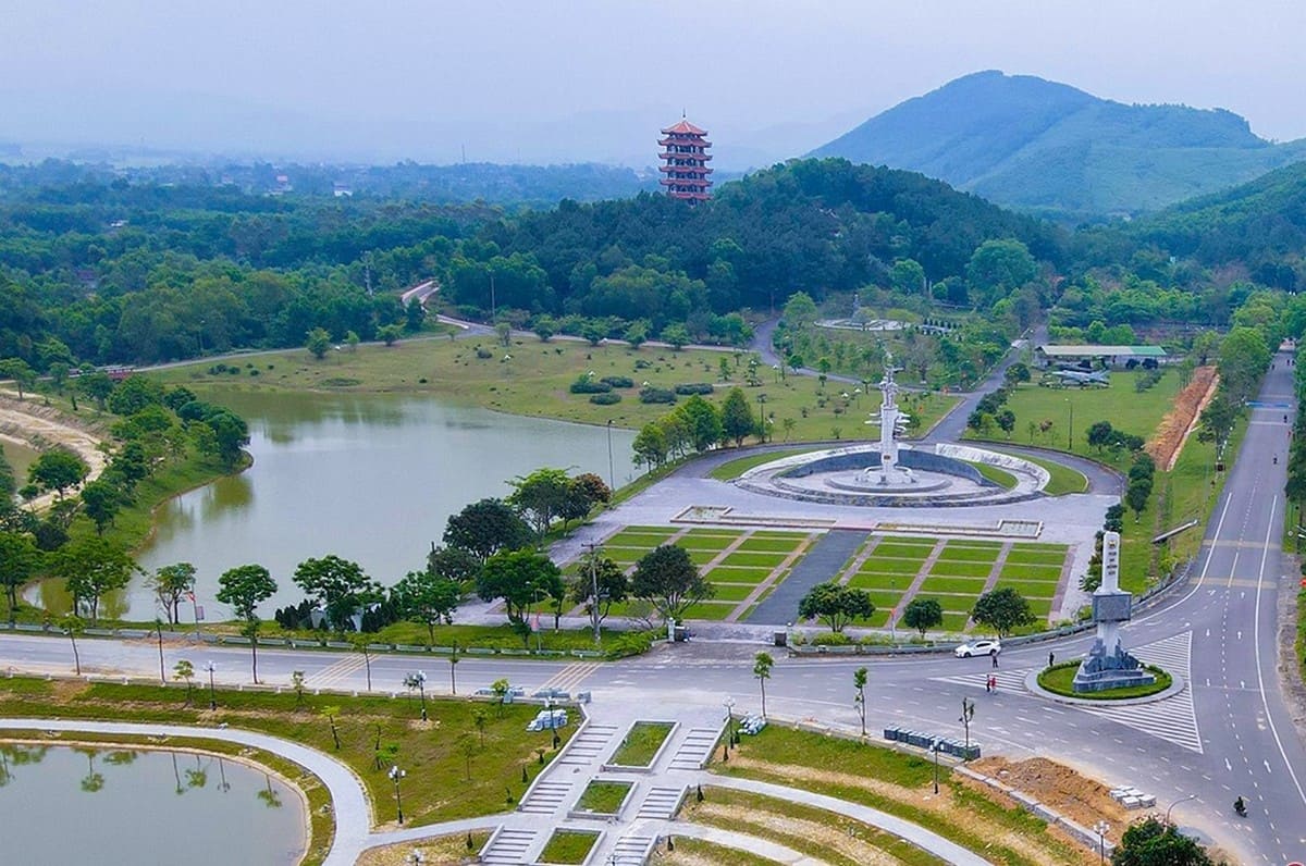 Carpla gợi ý hành trình du lịch Hà Tĩnh với chiếc xe hoàn hảo Ngã Ba Đồng Lộc