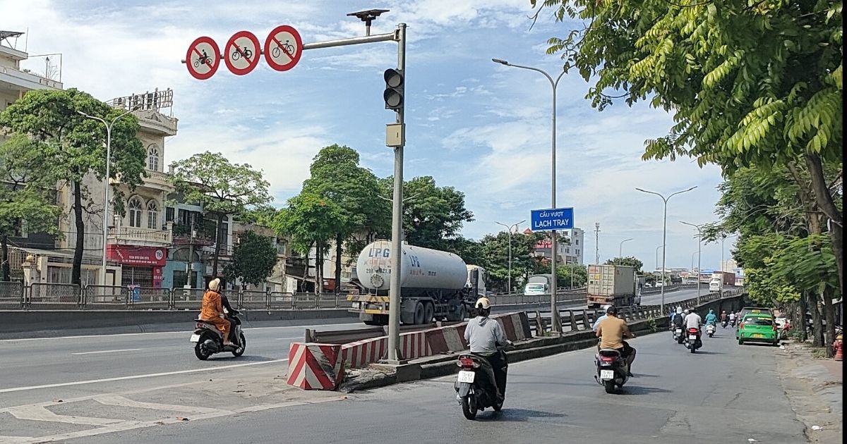 Biển cấm xe gắn máy
