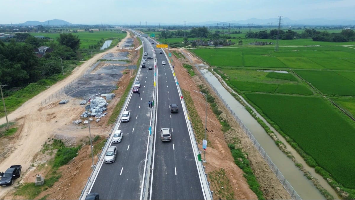 Một số lưu ý khi di chuyển trên cao tốc Hàm Nghi Vũng Áng