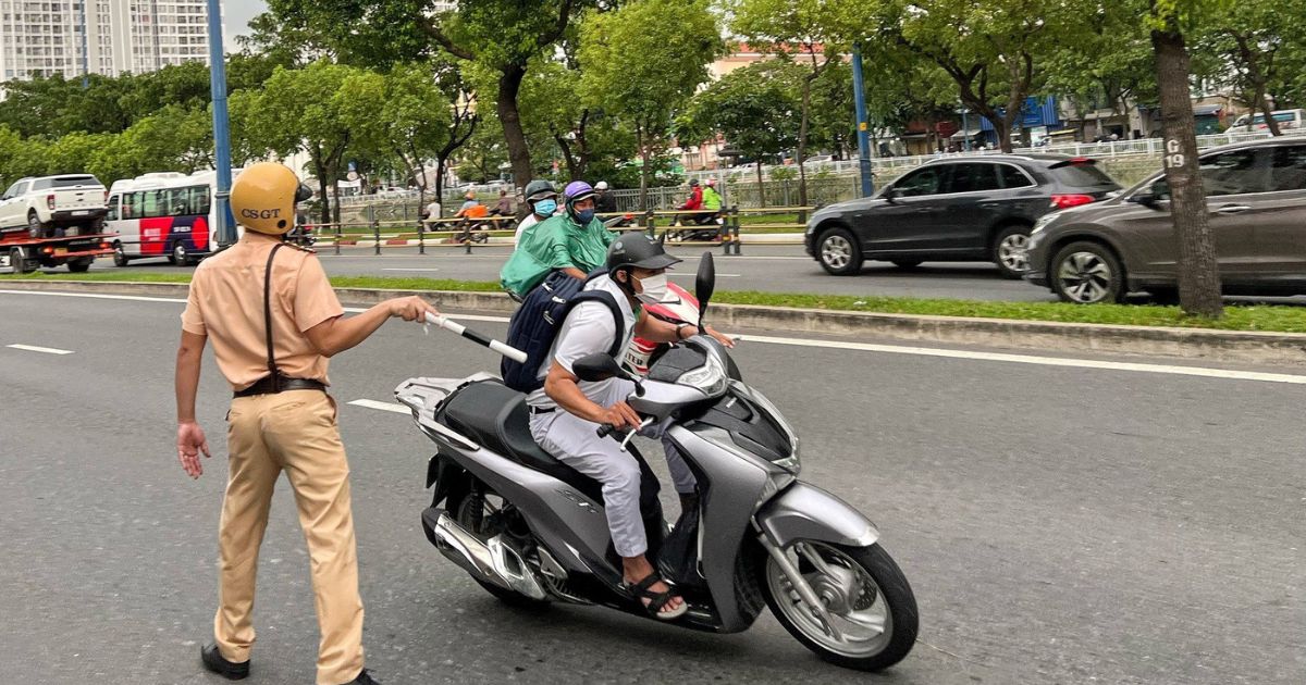 Quay đầu xe đúng luật