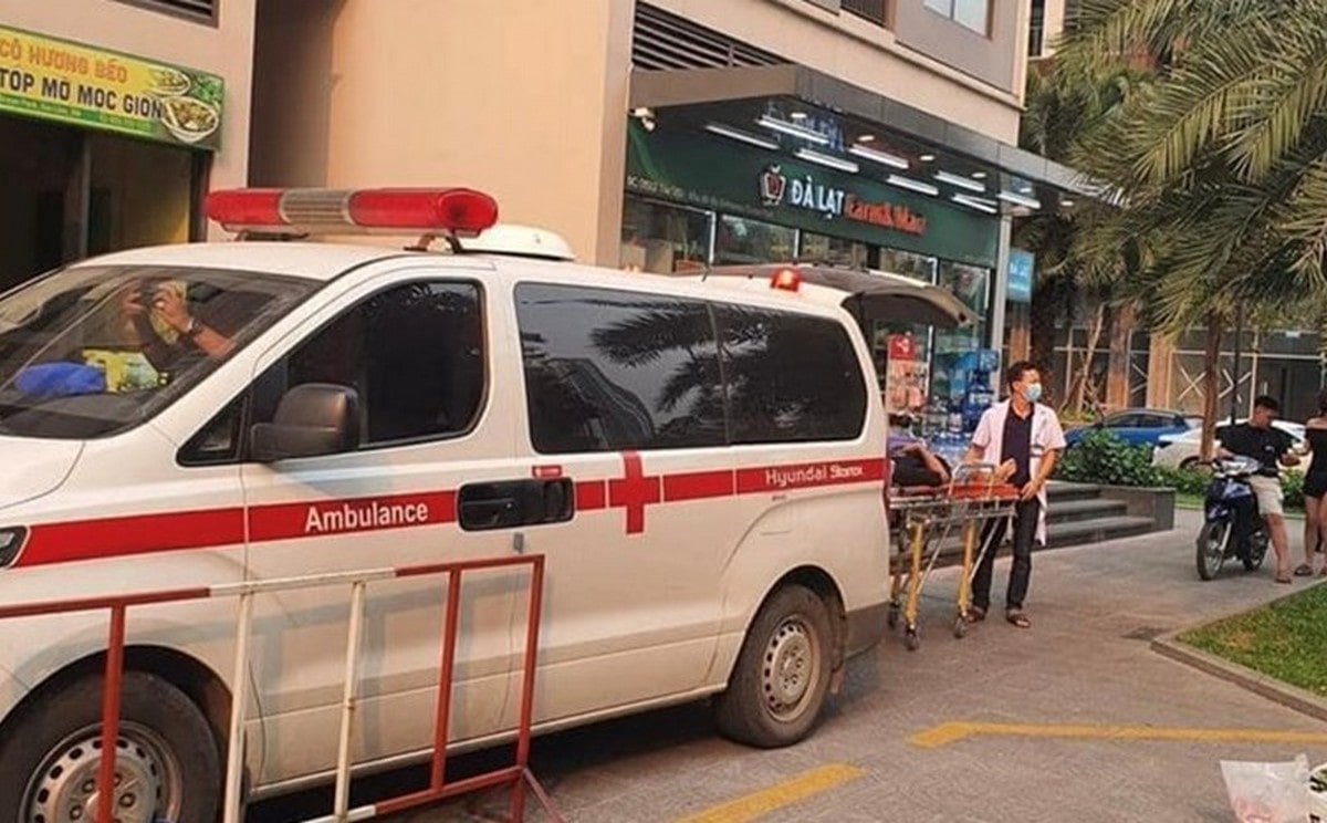Vượt đèn đỏ để nhường đường cho xe ưu tiên có bị xử phạt không?
